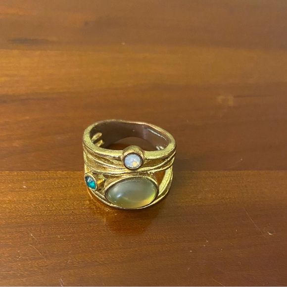 gold tone stacked opalescent rhinestone ring size 8 - Picture 3 of 3